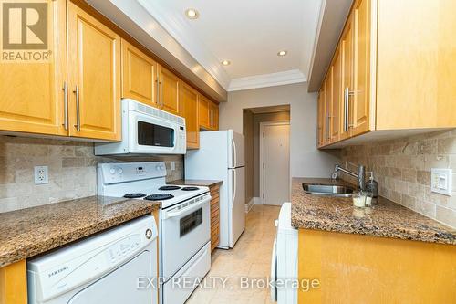 403 - 2615 Keele Street, Toronto, ON - Indoor Photo Showing Kitchen With Double Sink