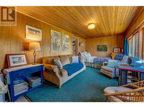 13406 Westkal Road, Coldstream, BC -  Photo Showing Living Room