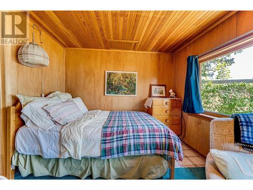 13406 Westkal Road, Coldstream, BC - Indoor Photo Showing Bedroom