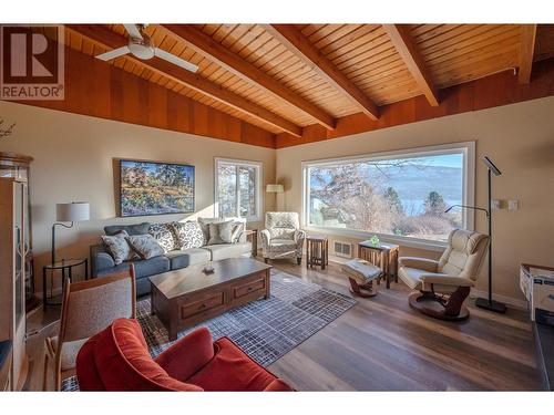 Living Room - 117 Hyslop Drive, Penticton, BC - Indoor Photo Showing Living Room