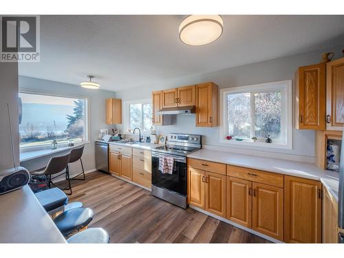 117 Hyslop Drive, Penticton, BC - Indoor Photo Showing Kitchen