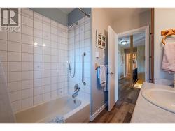 4-Piece Main Bathroom - 