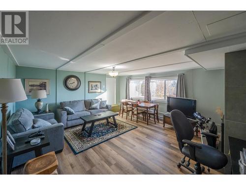 Family Room - 117 Hyslop Drive, Penticton, BC - Indoor Photo Showing Living Room