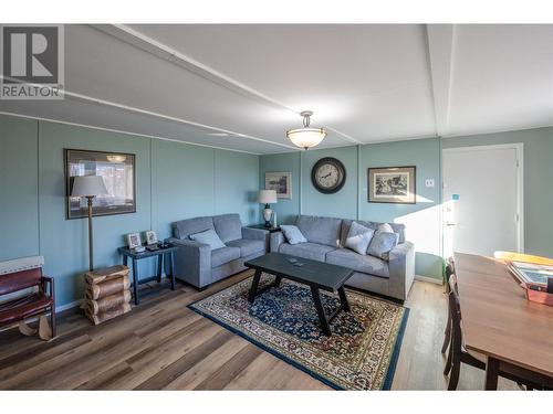 Family Room - 117 Hyslop Drive, Penticton, BC - Indoor Photo Showing Living Room