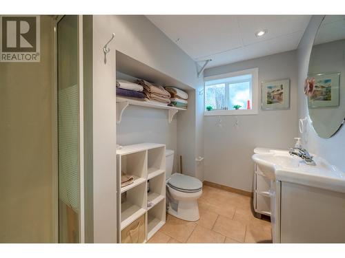 3-Piece Bathroom - 117 Hyslop Drive, Penticton, BC - Indoor Photo Showing Bathroom