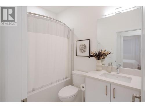 4-pc Bathroom - 1225 Findlay Road Unit# 9, Kelowna, BC - Indoor Photo Showing Bathroom