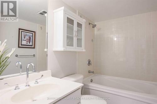 3505 - 36 Lee Centre Drive, Toronto, ON - Indoor Photo Showing Bathroom