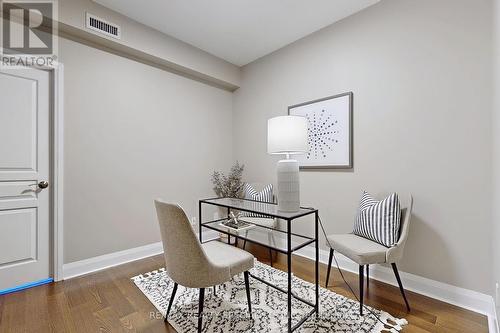 217 - 1 Hurontario Street, Mississauga, ON - Indoor Photo Showing Dining Room