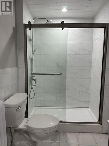 90 Spencer Avenue, Toronto, ON - Indoor Photo Showing Bathroom