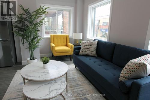 Upper - 2134 Dundas Street W, Toronto, ON - Indoor Photo Showing Living Room