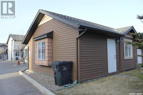 137 503 Colonel Otter Drive, Swift Current, SK - Outdoor With Exterior