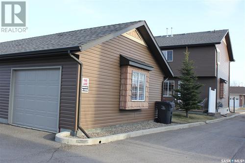 137 503 Colonel Otter Drive, Swift Current, SK - Outdoor With Exterior