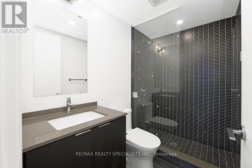 1401 - 1 Jarvis Street, Hamilton, ON - Indoor Photo Showing Bathroom