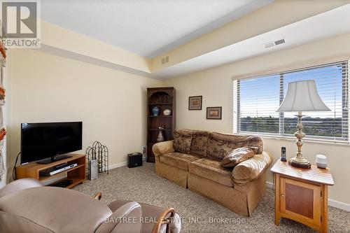 803 - 3663 Riverside Drive E, Windsor, ON - Indoor Photo Showing Living Room