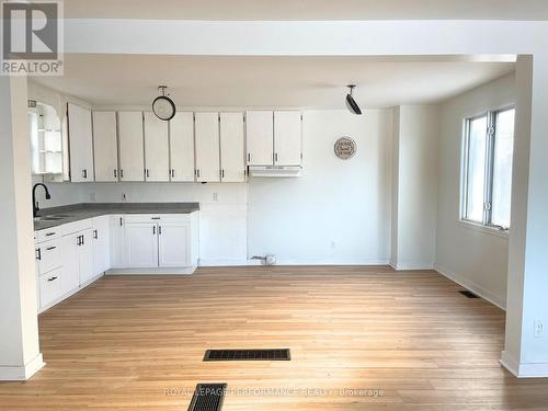 110 Eleventh Street E, Cornwall, ON - Indoor Photo Showing Kitchen