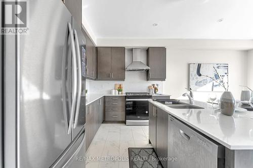 1071 Cameo Street, Pickering, ON - Indoor Photo Showing Kitchen With Stainless Steel Kitchen With Double Sink With Upgraded Kitchen