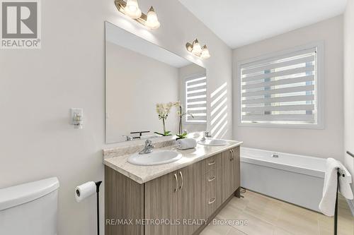 1071 Cameo Street, Pickering, ON - Indoor Photo Showing Bathroom