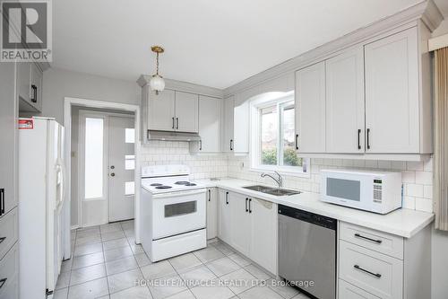 6 Glenmurray Court S, Hamilton, ON - Indoor Photo Showing Kitchen With Double Sink