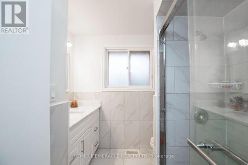 6 Glenmurray Court S, Hamilton, ON - Indoor Photo Showing Bathroom