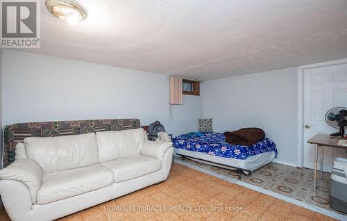 6 Glenmurray Court S, Hamilton, ON - Indoor Photo Showing Bedroom