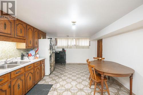 6 Glenmurray Court S, Hamilton, ON - Indoor Photo Showing Kitchen With Double Sink