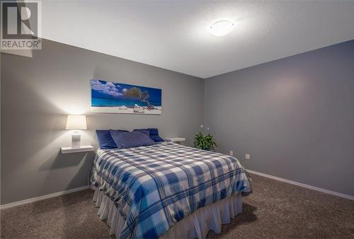 373 Rio Drive S, Kelowna, BC - Indoor Photo Showing Bedroom