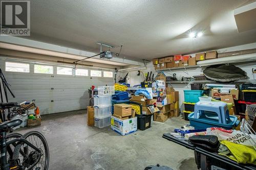 373 Rio Drive S, Kelowna, BC - Indoor Photo Showing Garage