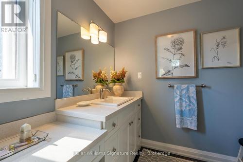 81 Glancaster Road, Hamilton (Ancaster), ON - Indoor Photo Showing Bathroom