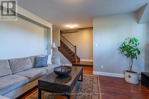 81 Glancaster Road, Hamilton (Ancaster), ON - Indoor Photo Showing Living Room