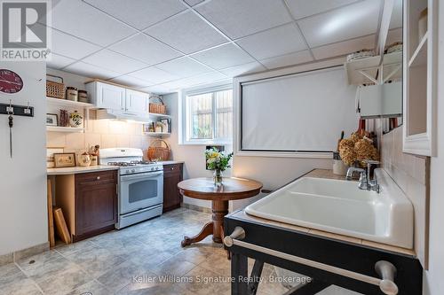 81 Glancaster Road, Hamilton (Ancaster), ON - Indoor Photo Showing Kitchen