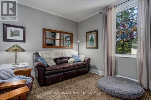 23 Mill Street East Street, Centre Wellington (Elora/Salem), ON - Indoor Photo Showing Living Room