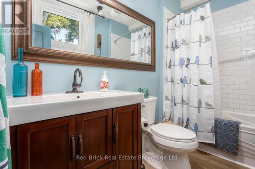 23 Mill Street East Street, Centre Wellington (Elora/Salem), ON - Indoor Photo Showing Bathroom