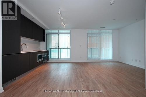 210 - 377 Madison Avenue, Toronto, ON - Indoor Photo Showing Other Room