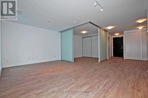 210 - 377 Madison Avenue, Toronto, ON - Indoor Photo Showing Other Room