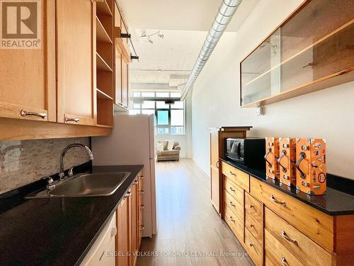 Ph48 - 155 Dalhousie Street, Toronto, ON - Indoor Photo Showing Kitchen