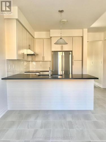 9 Grinnel Road, East Gwillimbury, ON - Indoor Photo Showing Kitchen