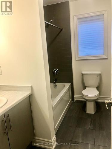 9 Grinnel Road, East Gwillimbury, ON - Indoor Photo Showing Bathroom