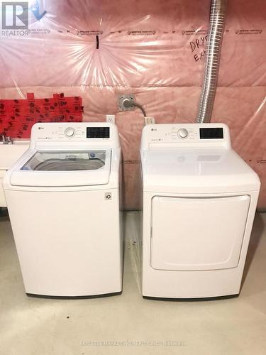 9 Grinnel Road, East Gwillimbury, ON - Indoor Photo Showing Laundry Room