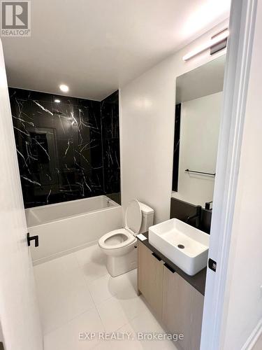 2705 - 1285 Dupont Street, Toronto, ON - Indoor Photo Showing Bathroom