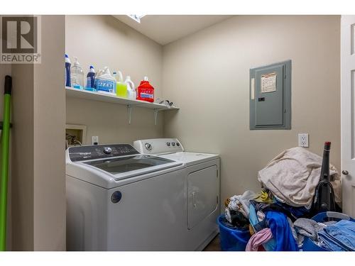 935 Dominion Street, Kamloops, BC - Indoor Photo Showing Laundry Room