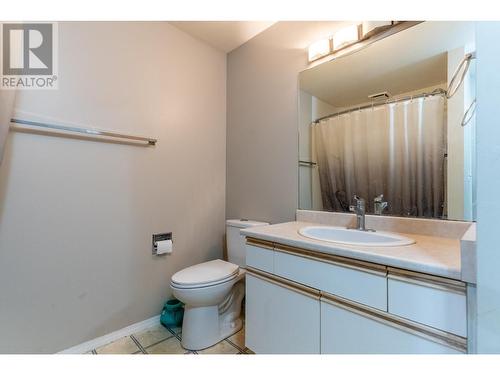 935 Dominion Street, Kamloops, BC - Indoor Photo Showing Bathroom