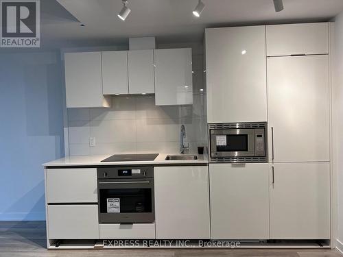 2311 - 230 Simcoe Street, Toronto, ON - Indoor Photo Showing Kitchen