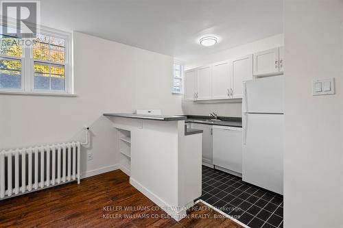 16 - 2676 Yonge Street, Toronto, ON - Indoor Photo Showing Kitchen