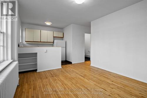 106 - 2676 Yonge Street, Toronto, ON - Indoor Photo Showing Kitchen