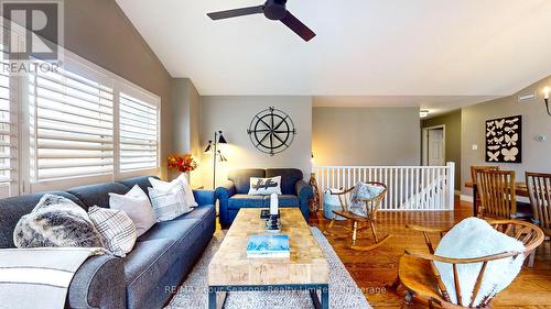 108 Liisa'S Lane, Blue Mountains (Blue Mountain Resort Area), ON - Indoor Photo Showing Living Room