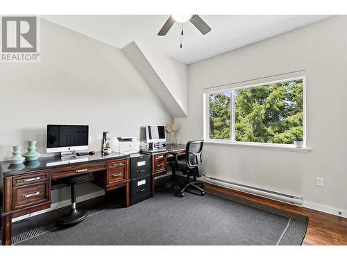 2672 Mckenzie Road, Sorrento, BC - Indoor Photo Showing Office