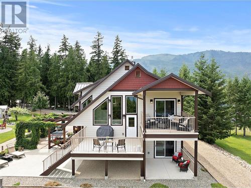 2672 Mckenzie Road, Sorrento, BC - Outdoor