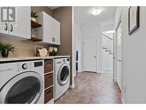 2672 Mckenzie Road, Sorrento, BC - Indoor Photo Showing Laundry Room