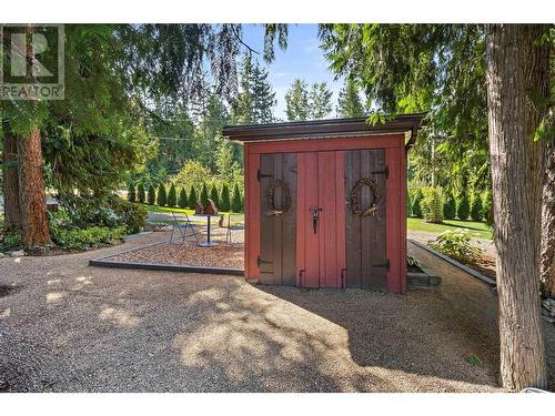 2672 Mckenzie Road, Sorrento, BC - Outdoor