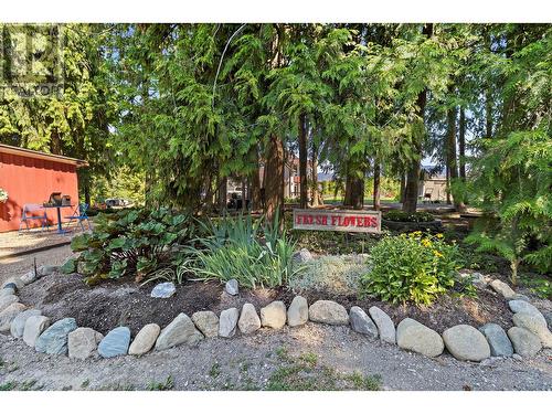 2672 Mckenzie Road, Sorrento, BC - Outdoor